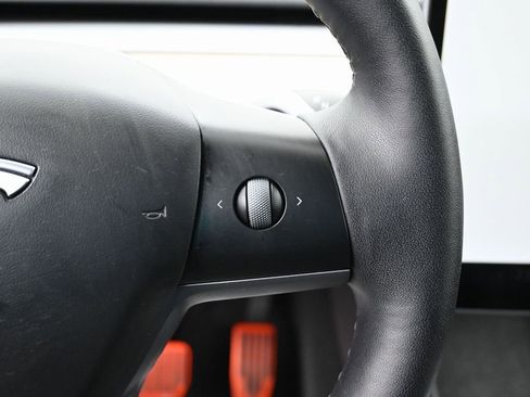 Used 2023 Tesla Model Y Long Range image 19