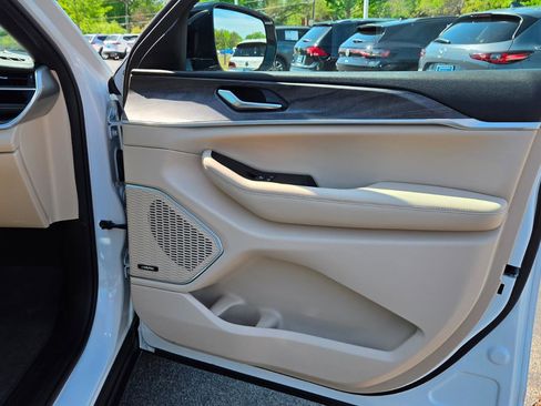 Used 2023 Jeep Grand Cherokee 4WD 4xe image 53