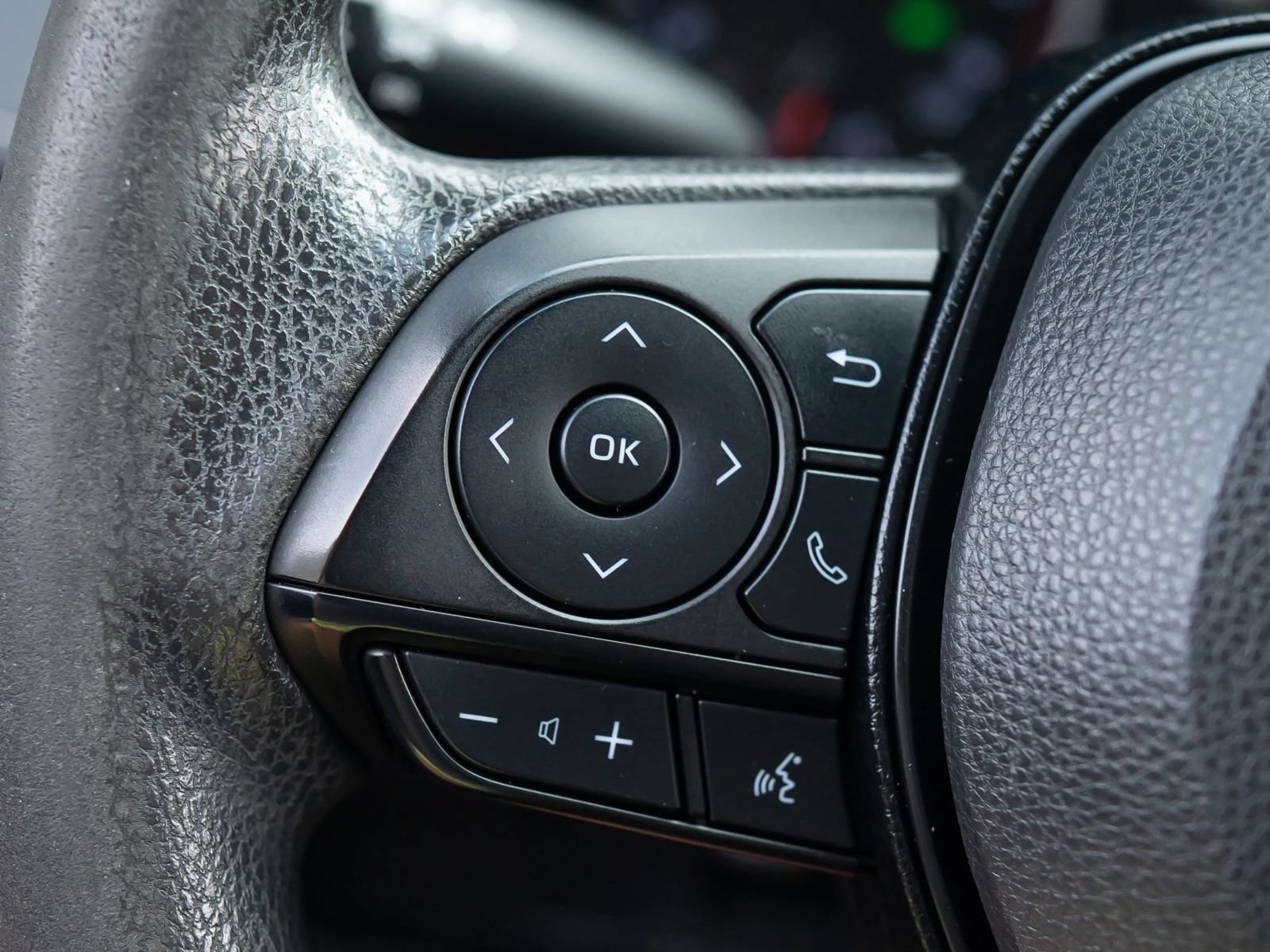 Used 2019 Toyota RAV4 LE w/ All Weather Liner Package AWD/4WD image 27