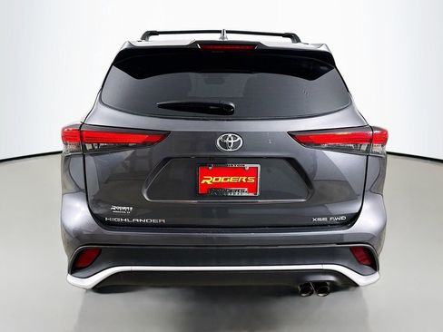 Used 2023 Toyota Highlander XSE AWD/4WD image 7