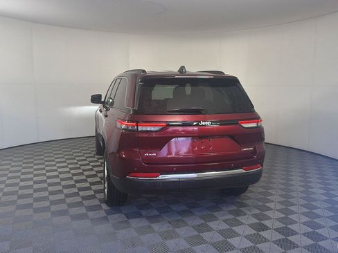 Used 2024 Jeep Grand Cherokee Laredo X w/ Luxury Tech Group I AWD/4WD image 4