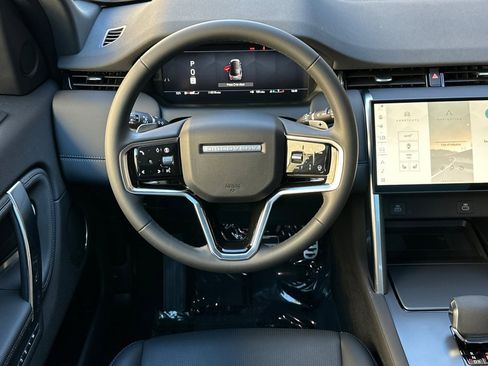 Certified 2025 Land Rover Discovery Sport Dynamic SE image 15