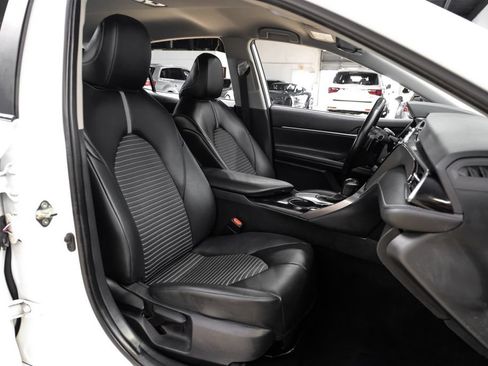 Used 2020 Toyota Camry SE FWD image 30
