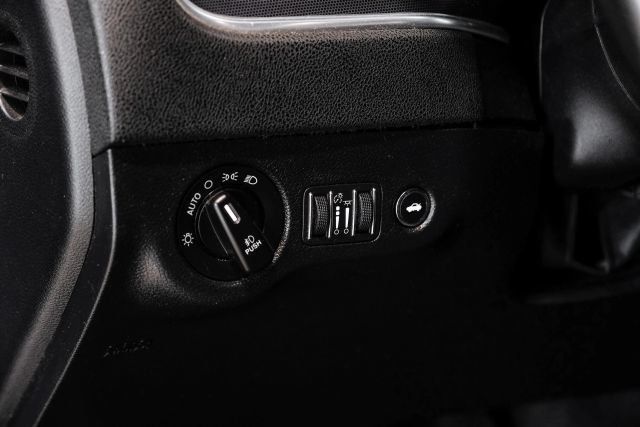 Used 2018 Dodge Charger R/T RWD image 27