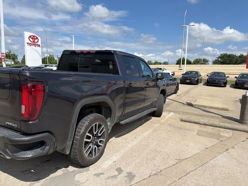 Used 2022 GMC Sierra 1500 AT4 w/ AT4 Premium Package AWD/4WD image 3