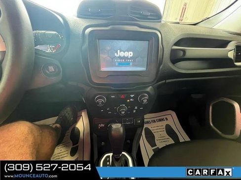 Used 2021 Jeep Renegade Latitude AWD/4WD image 18