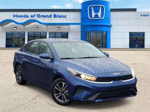 Used 2024 Kia Forte LXS w/ LXS Technology Package FWD image 1