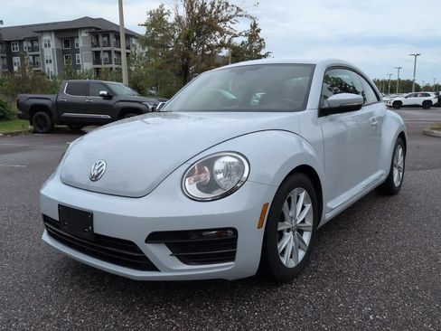 Used 2018 Volkswagen Beetle 2.0T S FWD image 2