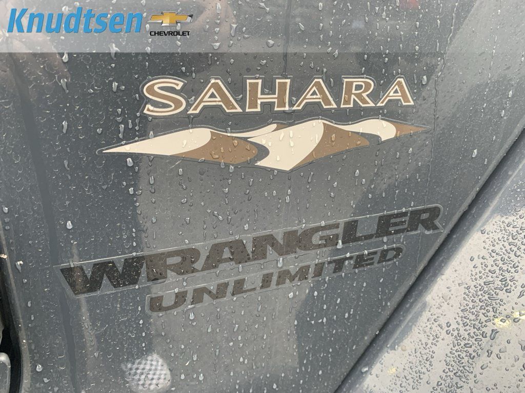 Used 2016 Jeep Wrangler Unlimited Sahara w/ Max Tow Package AWD/4WD image 9