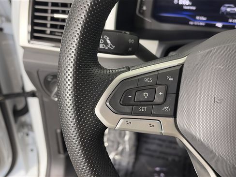 Used 2023 Volkswagen Atlas SEL R-Line image 30