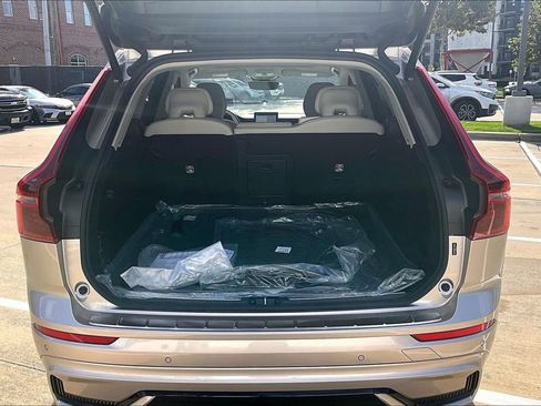 New 2026 Volvo XC60 B5 Ultra w/ Protection Package Premier AWD/4WD image 45