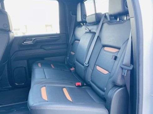 Used 2024 GMC Sierra 2500 AT4 w/ AT4 Premium Plus Package image 18