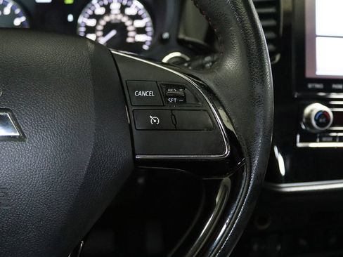 Used 2020 Mitsubishi Outlander LE AWD/4WD image 17