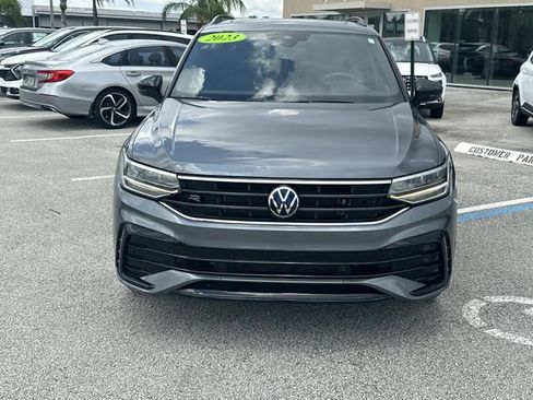 Used 2023 Volkswagen Tiguan SE R-Line FWD image 3