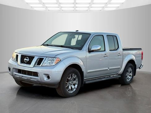 Used 2019 Nissan Frontier SL image 9