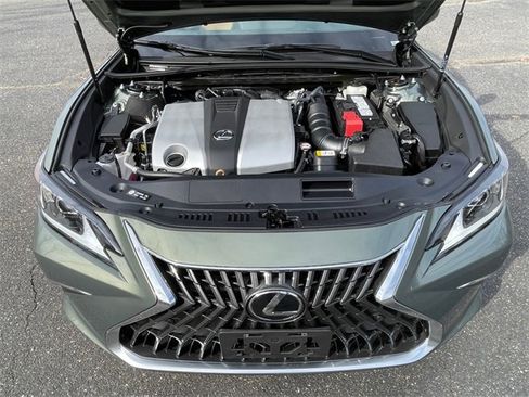 New 2025 Lexus ES 350 w/ Premium Package image 10