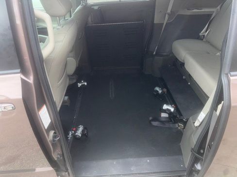 Used 2020 Toyota Sienna XLE w/ XLE Navigation Package image 14