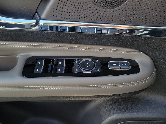 Certified 2024 Lincoln Corsair FWD image 16