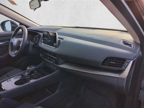 Used 2026 Nissan Rogue SV FWD image 29