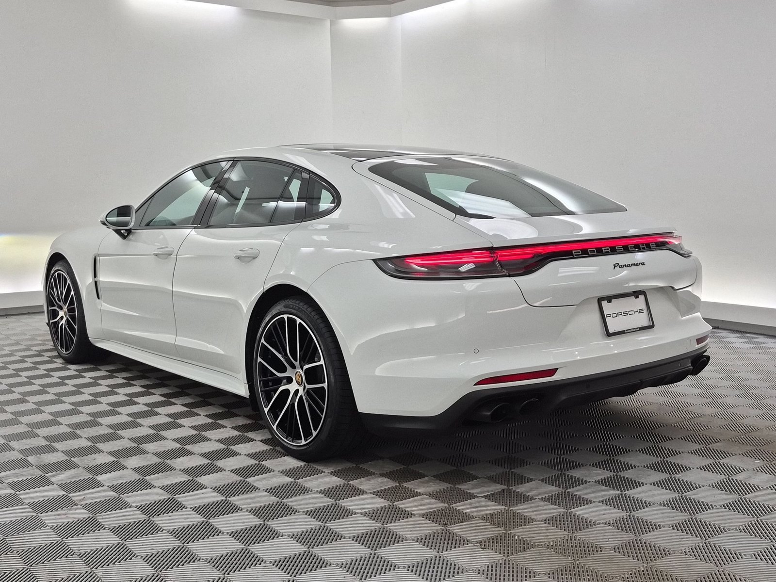 Used 2023 Porsche Panamera Platinum Edition w/ Sport Chrono Package RWD image 3