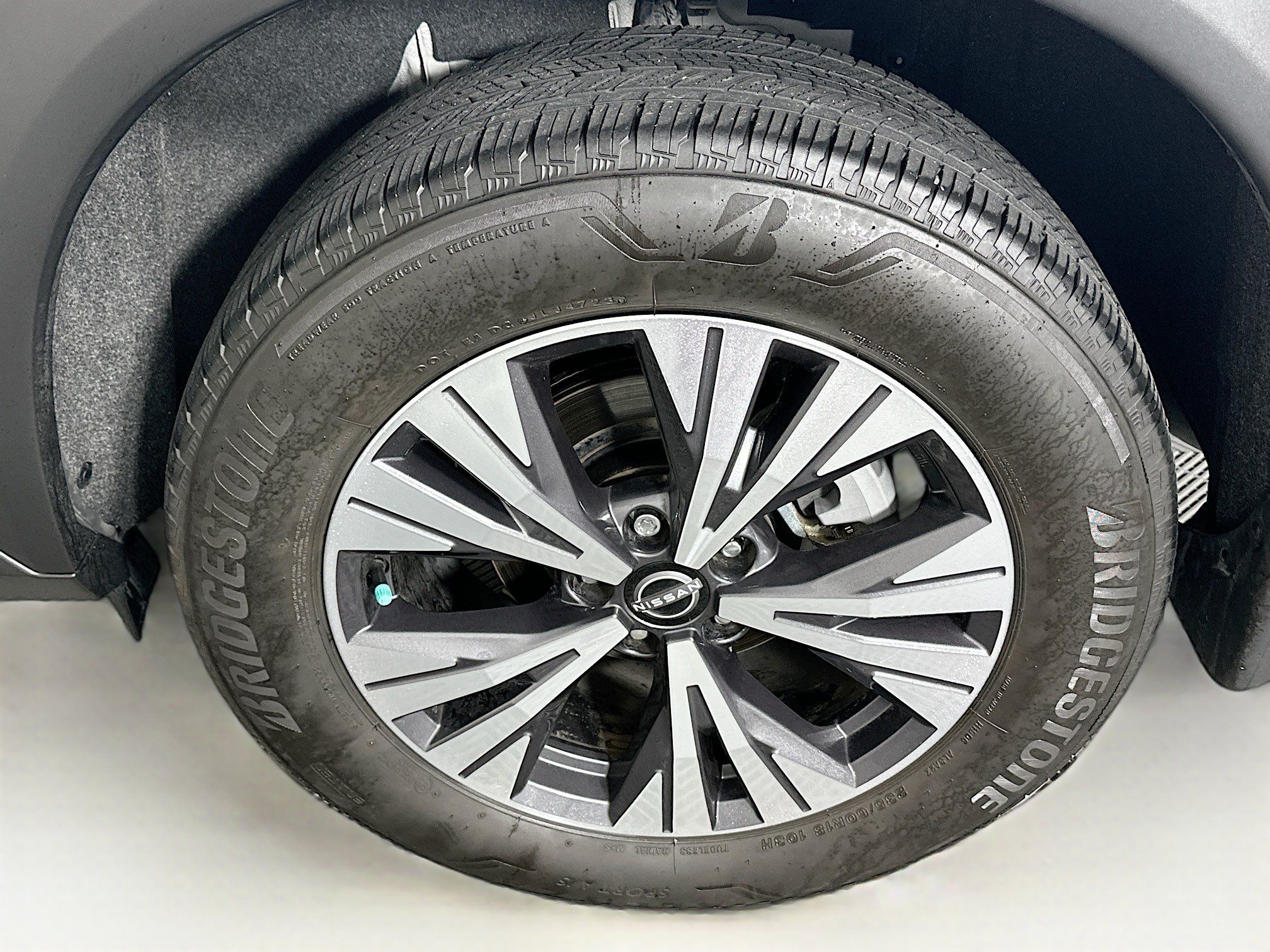 Used 2023 Nissan Rogue SV FWD image 11
