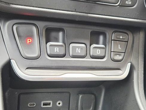 Used 2019 GMC Terrain SLE w/ Driver Convenience Package image 25