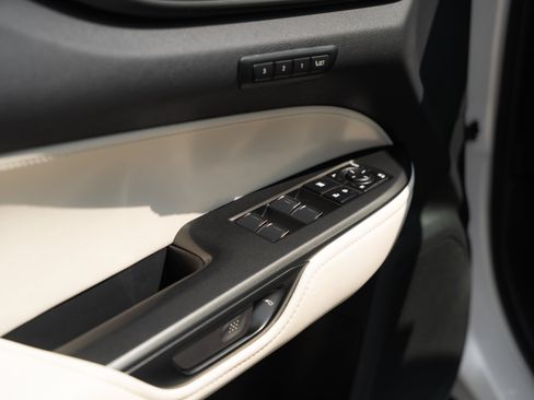 Used 2025 Lexus NX 350h AWD w/ Accessory Package (2T) image 16