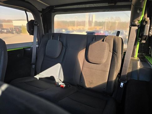 Used 2018 Jeep Wrangler Sport image 11