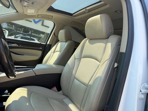 Used 2019 Buick Enclave Essence FWD image 16