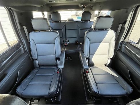 Used 2024 GMC Yukon XL Denali AWD/4WD image 13