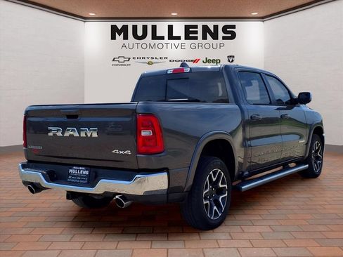Used 2025 RAM 1500 Laramie AWD/4WD image 5