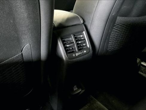 Used 2018 Kia Niro Touring FWD image 35