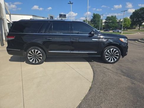 Certified 2023 Lincoln Navigator L Reserve AWD/4WD image 2