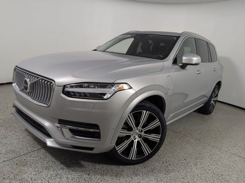 Used 2024 Volvo XC90 T8 Plus w/ Protection Package Premier AWD/4WD image 25