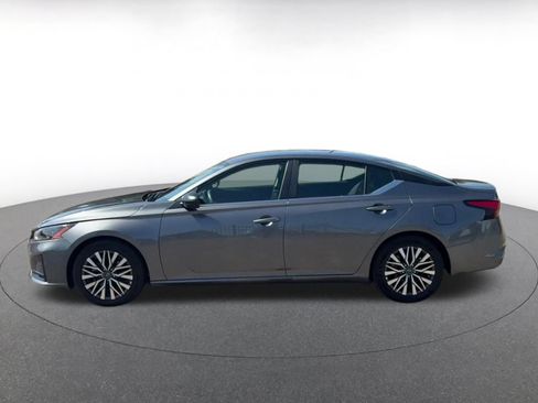 Used 2026 Nissan Altima 2.5 SV FWD image 7