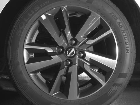Used 2025 Nissan Versa SV w/ Trunk Package FWD image 11