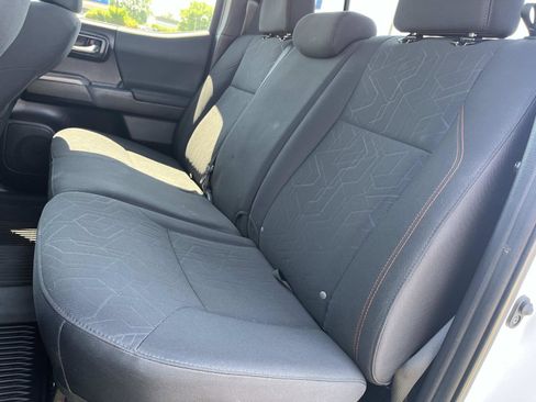 Used 2018 Toyota Tacoma TRD Off-Road AWD/4WD image 21