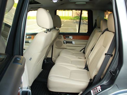 Used 2015 Land Rover LR4 HSE LUX AWD/4WD image 26