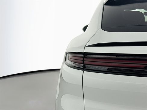 Certified 2025 Porsche Cayenne Coupe image 16