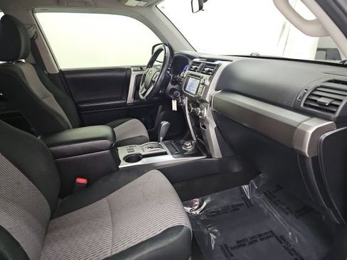 Used 2018 Toyota 4Runner SR5 AWD/4WD image 35
