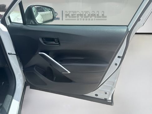 Used 2024 Toyota Corolla Cross LE w/ Moonroof Package FWD image 31