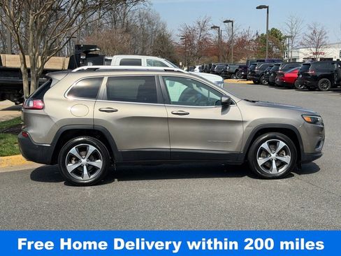 Used 2019 Jeep Cherokee Limited w/ Luxury Group image 5