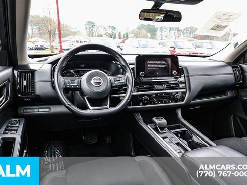 Used 2024 Nissan Pathfinder SV image 28