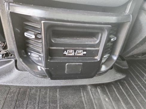 Used 2019 RAM 1500 Big Horn AWD/4WD image 30
