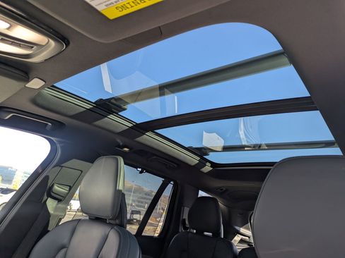 Used 2023 Volvo XC90 T8 Ultimate w/ Protection Package Premier image 22