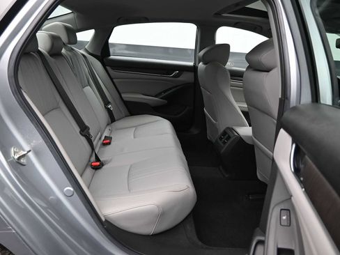 Used 2019 Honda Accord Touring image 12