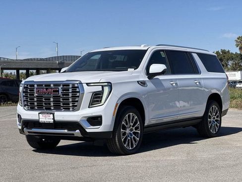 New 2026 GMC Yukon XL Denali w/ Denali Reserve Package AWD/4WD image 6