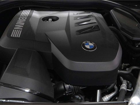Certified 2026 BMW 530i xDrive w/ M Sport Package AWD/4WD image 17