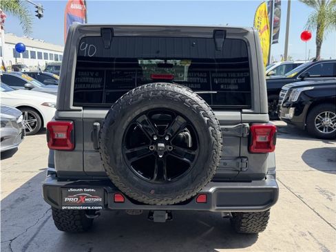 Used 2021 Jeep Wrangler Unlimited Sahara AWD/4WD image 5