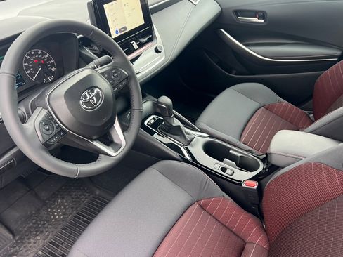 Used 2025 Toyota Corolla SE image 7